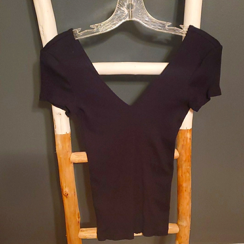 Express One Eleven black Deep Vneck Cap Sleeves, small. Small.